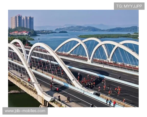 女子马拉松最后百米高燃冲刺上演惊险逆袭最终加冕冠军时刻荣耀瞬 女子马拉松最后百米高燃冲刺上演惊险逆袭最终加冕冠军时刻荣耀瞬